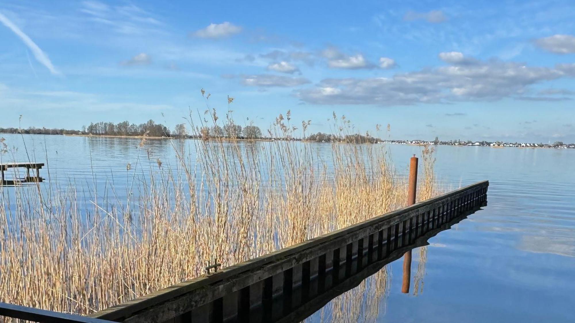 Plassenzicht Logies & Sloepverhuur Loosdrecht Esterno foto