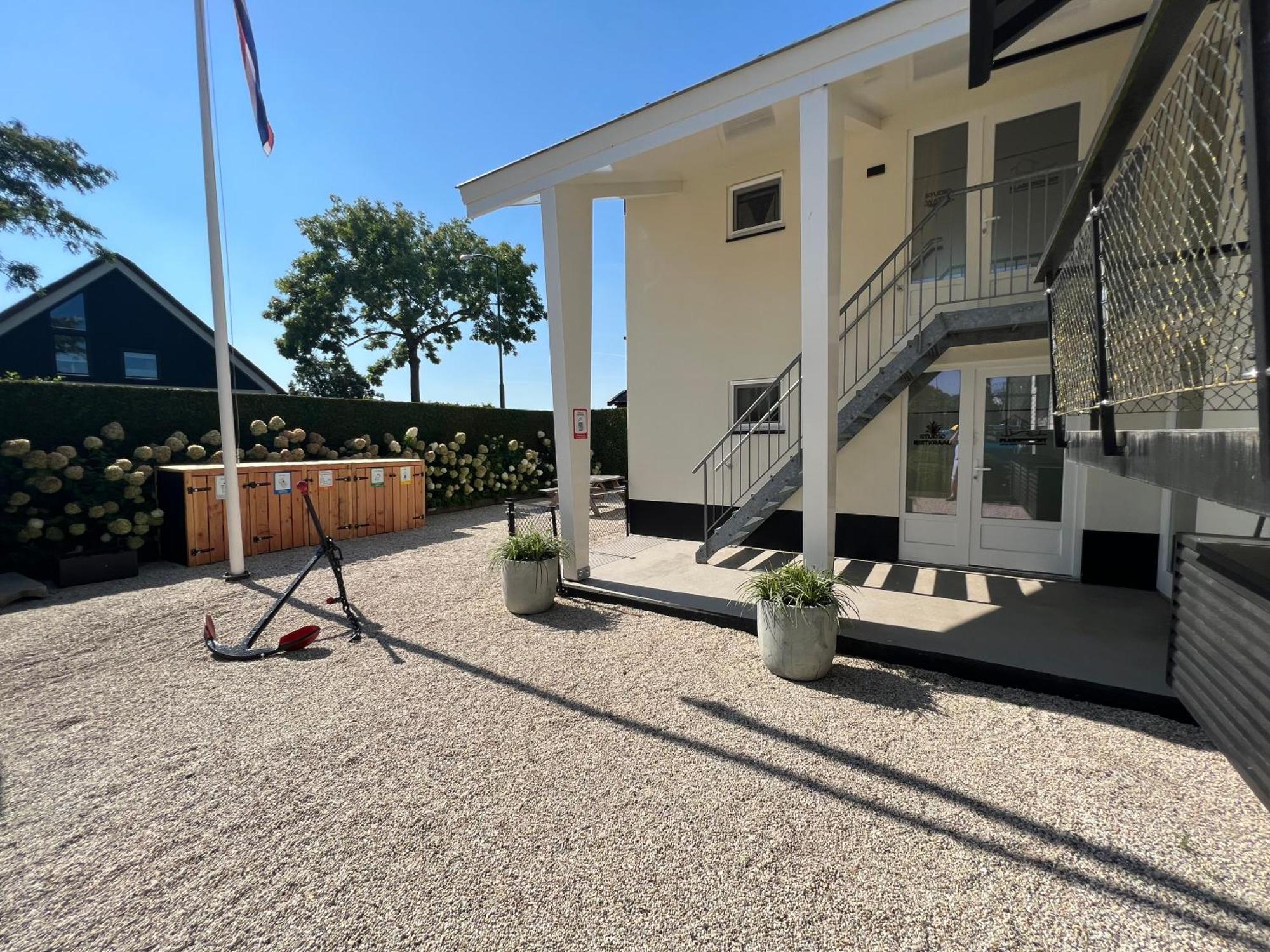 Plassenzicht Logies & Sloepverhuur Loosdrecht Esterno foto